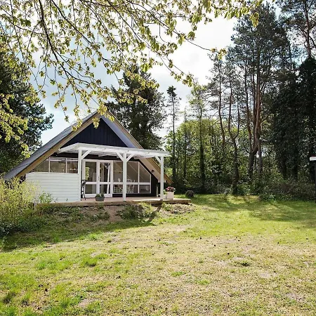 Semesterbostad Holiday Lxxiv *